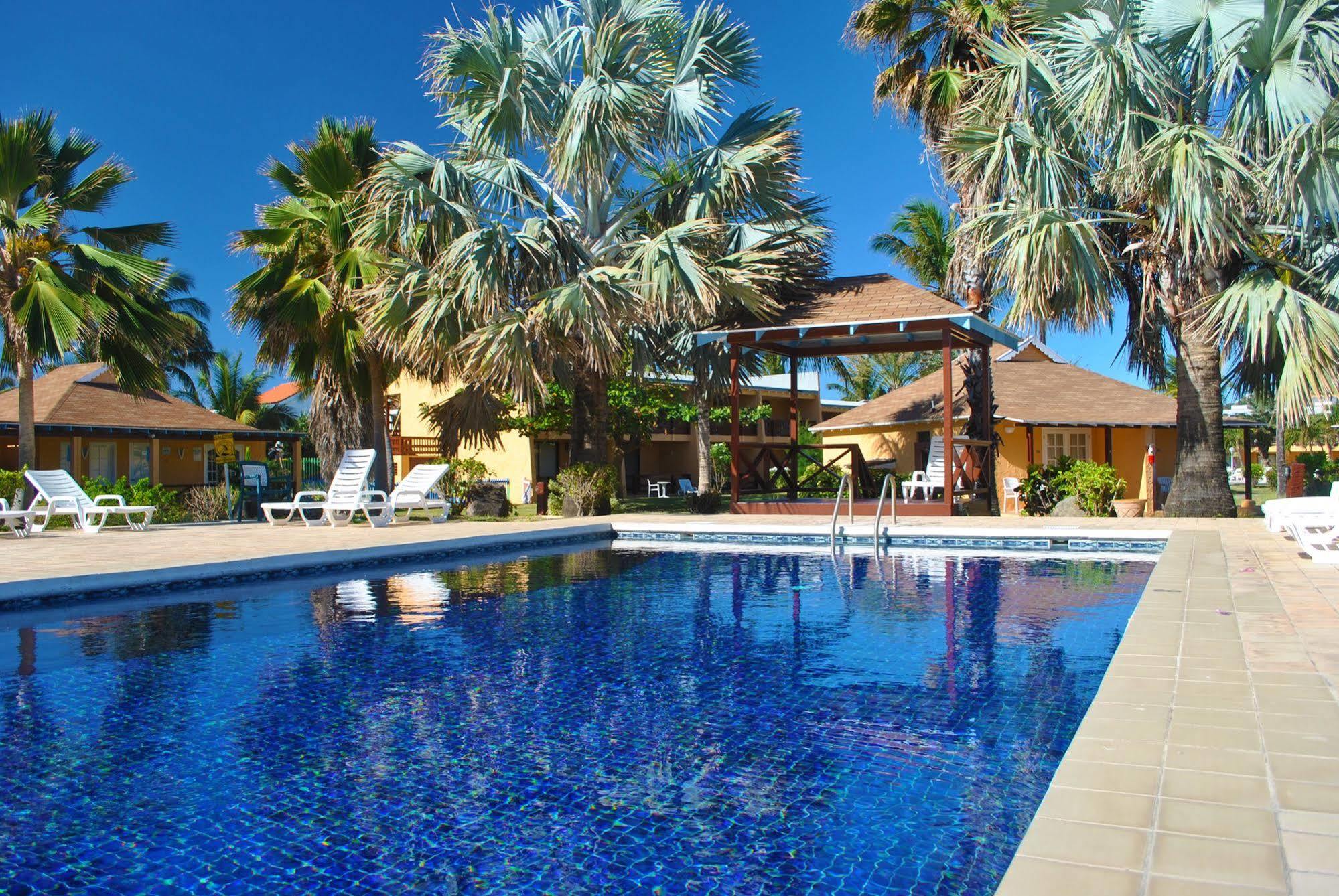 Sugar Bay Club Hotel Бастер Екстериор снимка